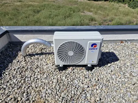 Pose de climatisation murale — chantier KP Énergie à Perpignan (photo 2)
